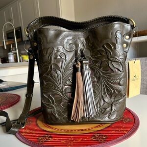 Brand New Patricia Nash Torresina Bucket Shoulder Bag